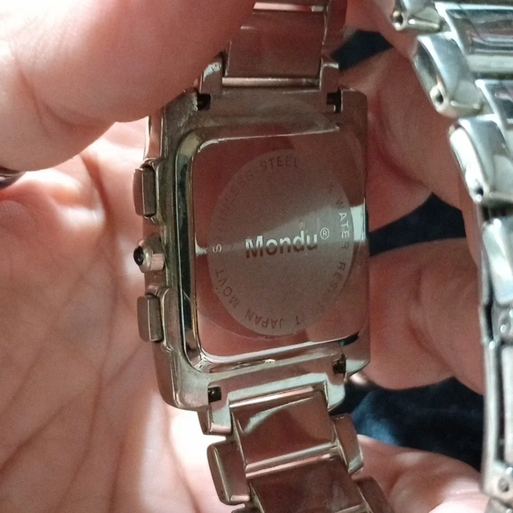 Mondu men wrist